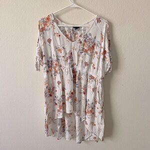 Torrid short sleeve floral blouse